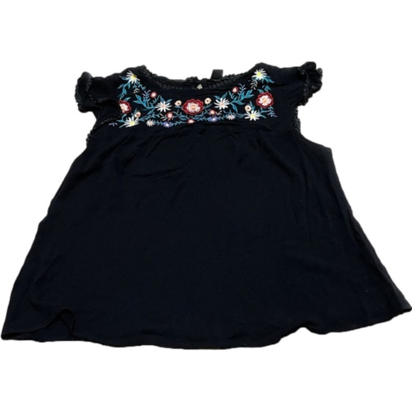 SHEIN Black Top w/ Embroidered Flower Detail (2XL) - Picture 1 of 8